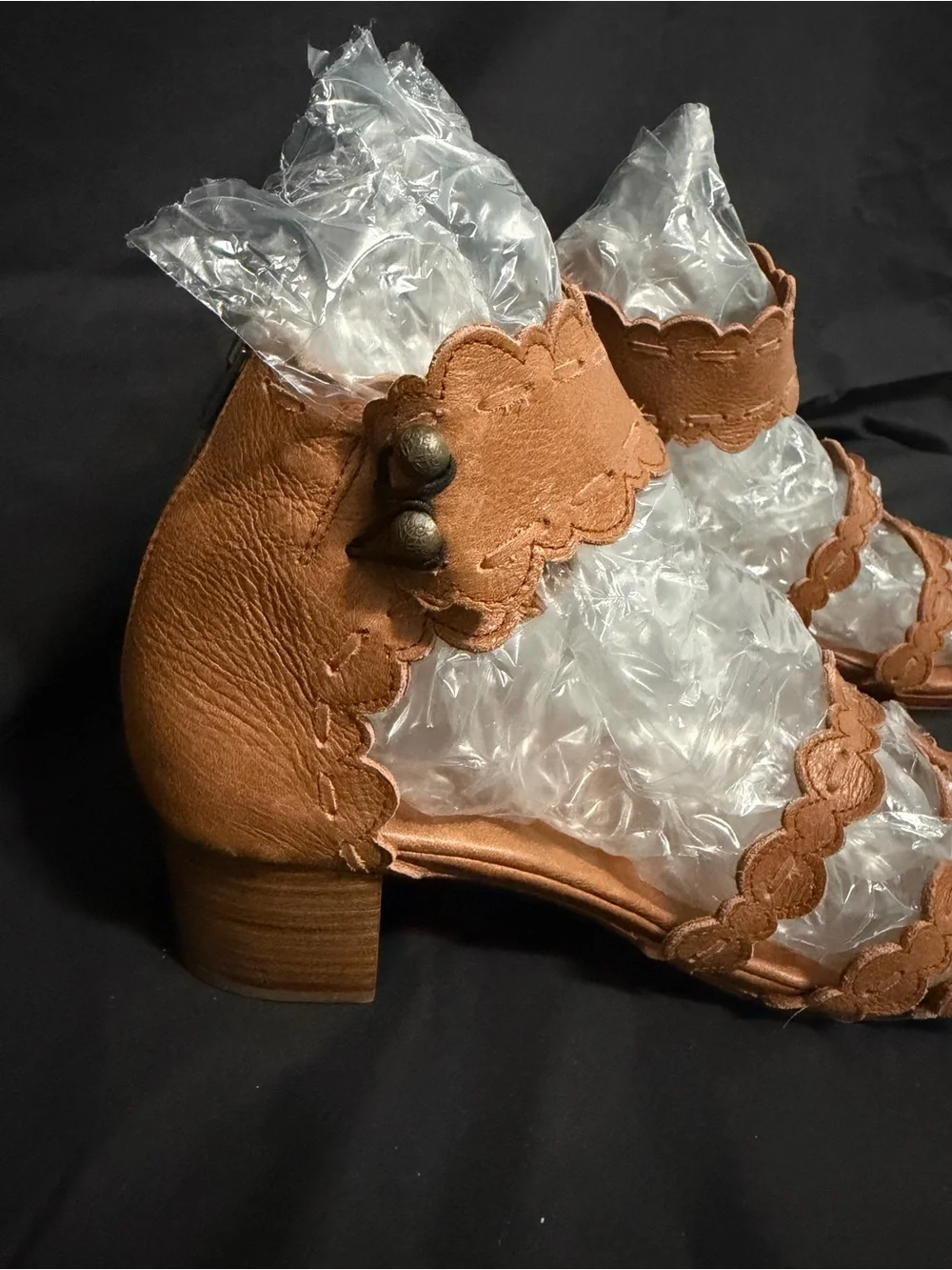 Bali Elf seaside leather Scalloped Strap Heeled zippered Sandals Brown Sz 10